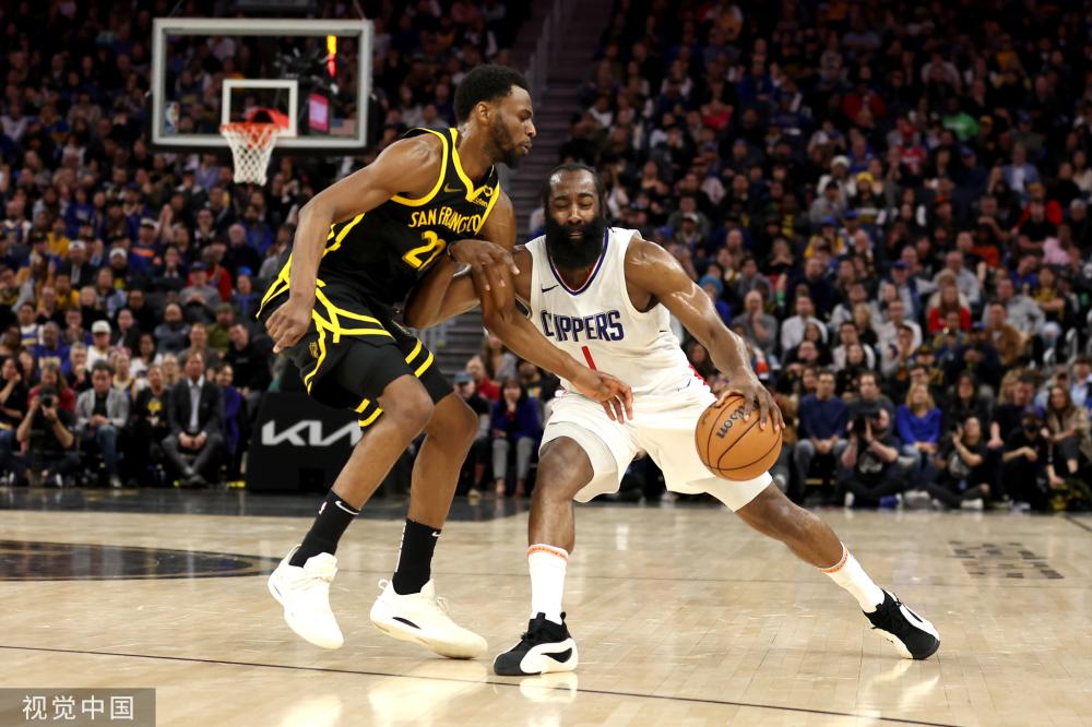 球队不仅依 球队不仅依