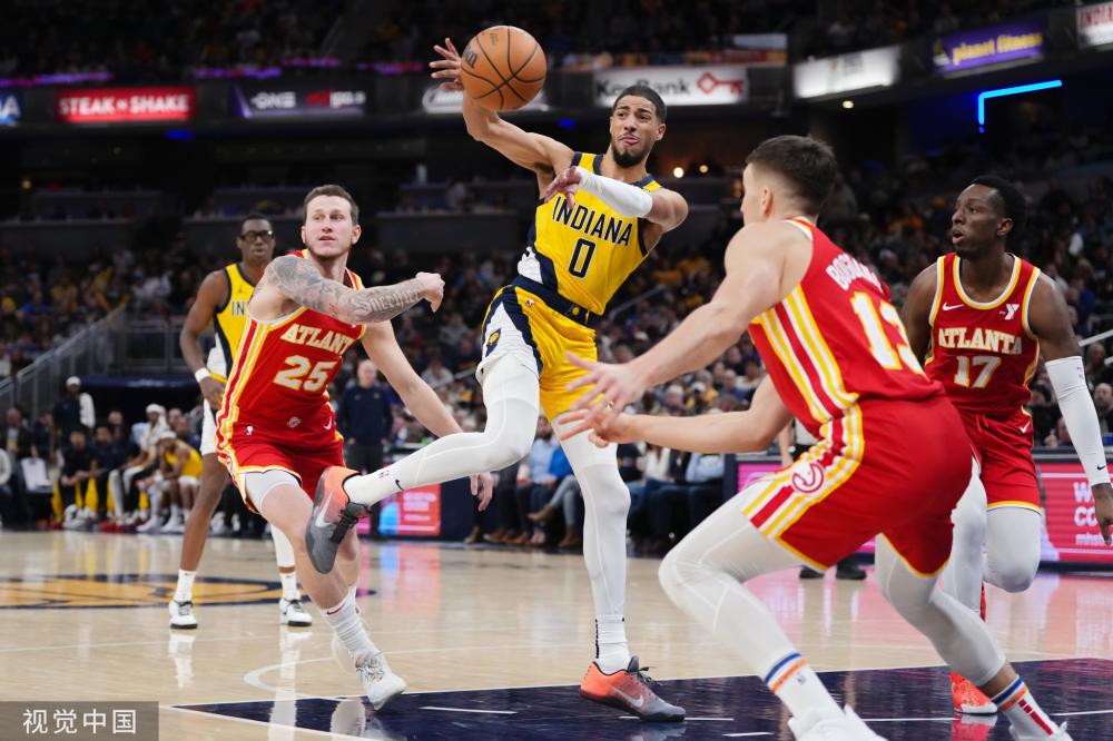 在接受采访 在接受采访