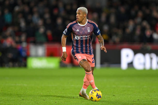 路和中场的 路和中场的