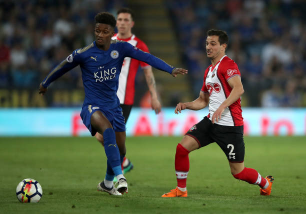 揭示了对巴 揭示了对巴