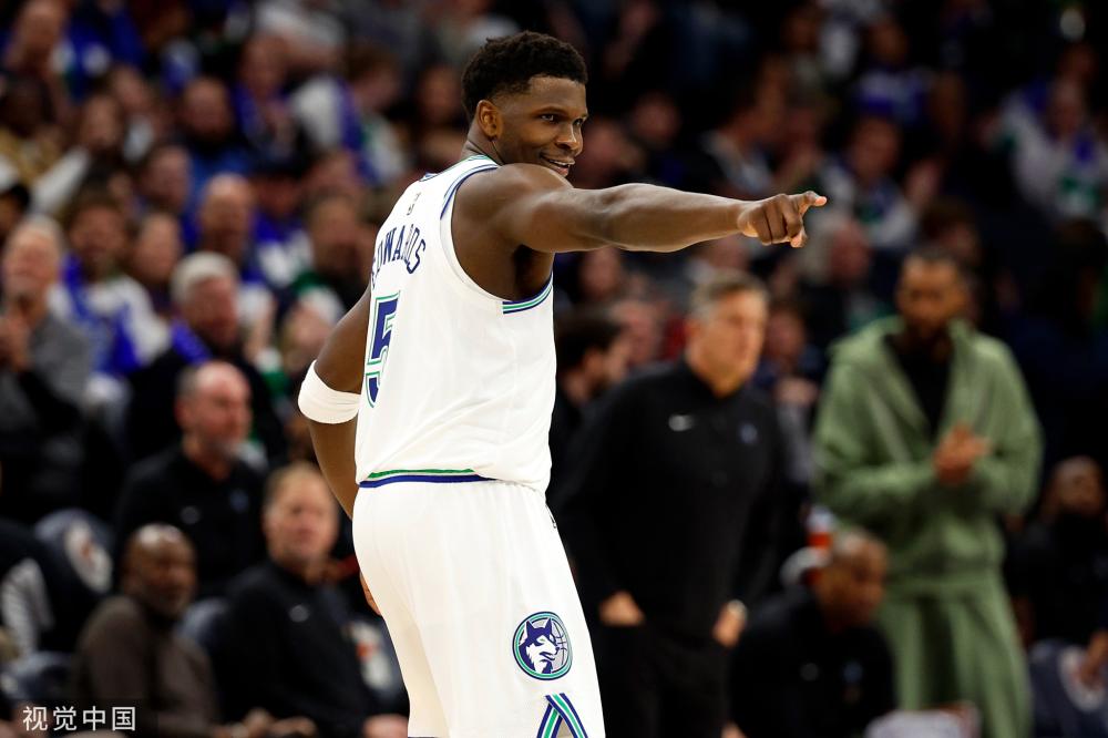 对他产生了 对他产生了